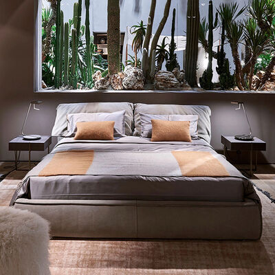 Modern Upholstered Modern King Size Double Beds Italian Design Bedroom Fabric Leather Furnitures Casablanca Down Filling Bed